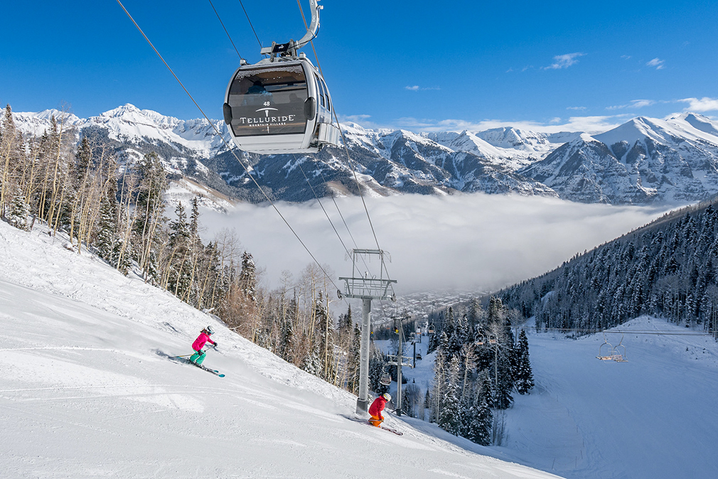 Skiing under the gondola